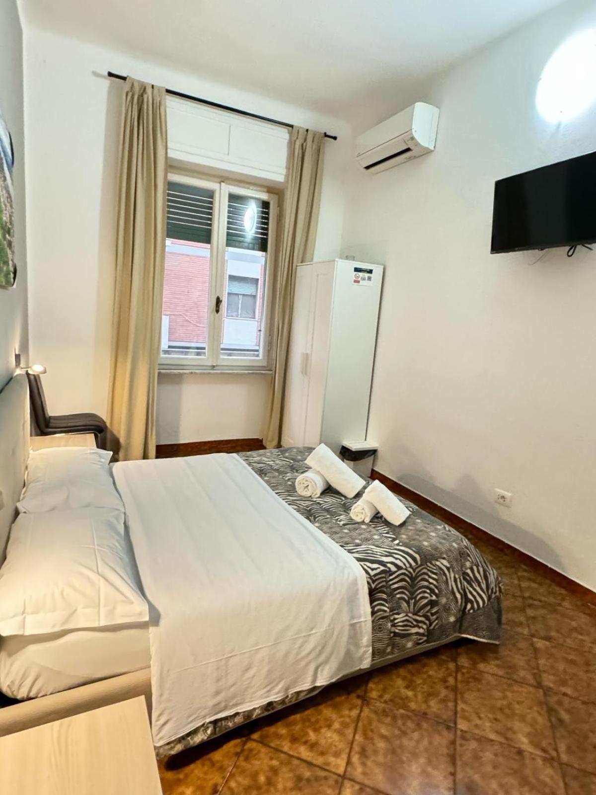 Crown Guest House Pise Extérieur photo