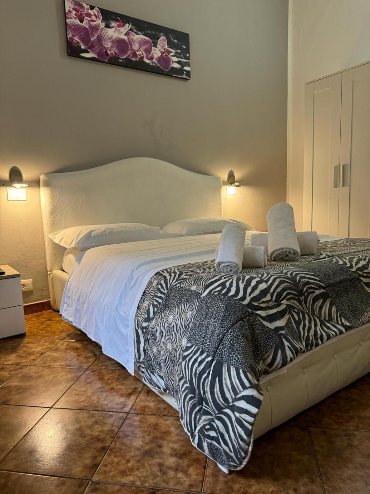 Crown Guest House Pise Extérieur photo