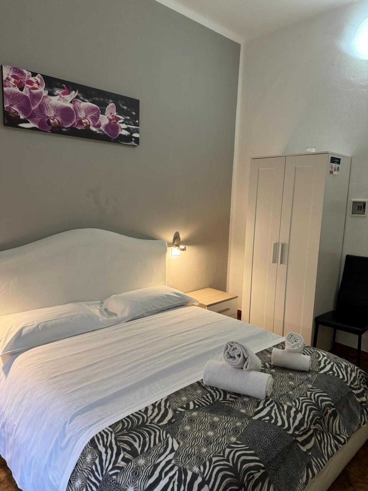 Crown Guest House Pise Extérieur photo